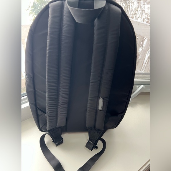 Black Herschel backpack - Picture 5 of 7